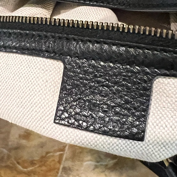 Gucci medium black leather shoulder bag. - Picture 12 of 15